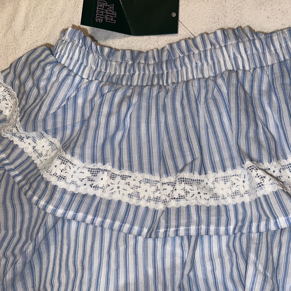 Tiered skirt, lace trimmed, blue & white stripes NWT Small - built-in shorts - Picture 3 of 12